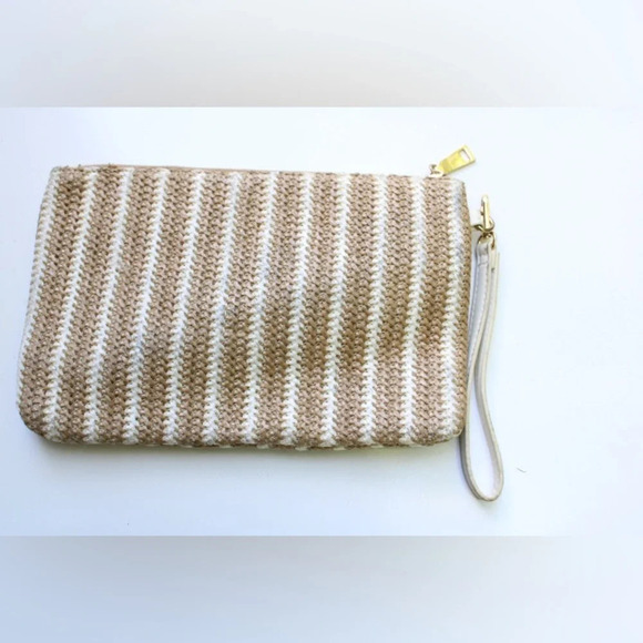 Madison West wristlet - Picture 4 of 6